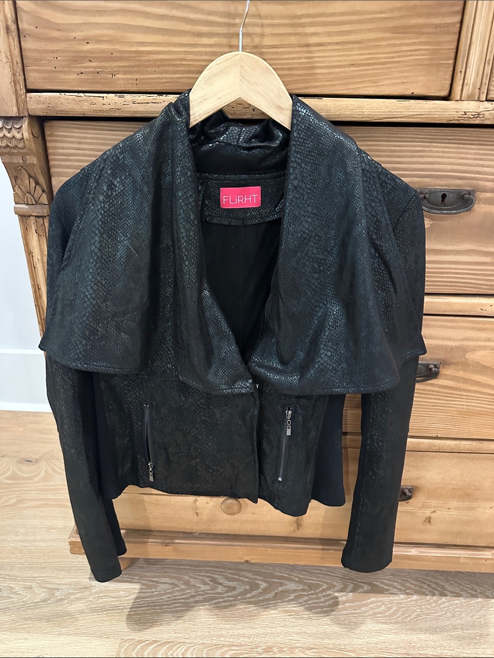 Black Jacket - Picture 4 of 6